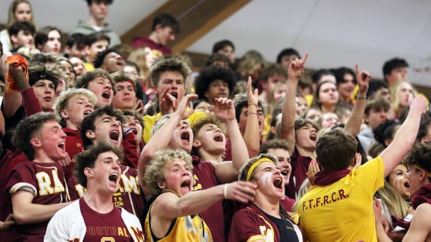 Central Catholic fans Dan Brood